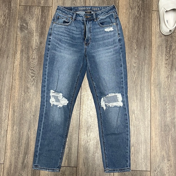 American Eagle Outfitters Denim - American Eagle mom jeans